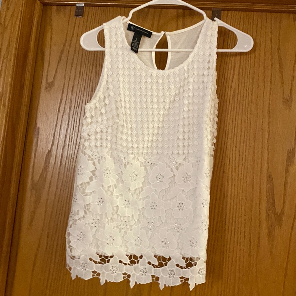 Fun detailed white tank